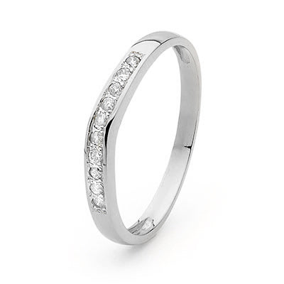 platinum diamond wedding band