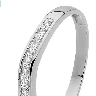 platinum diamond wedding band
